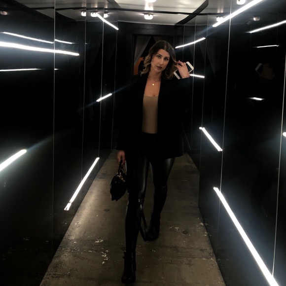 Meet your Posher, Jessica - Picture 1 of 1